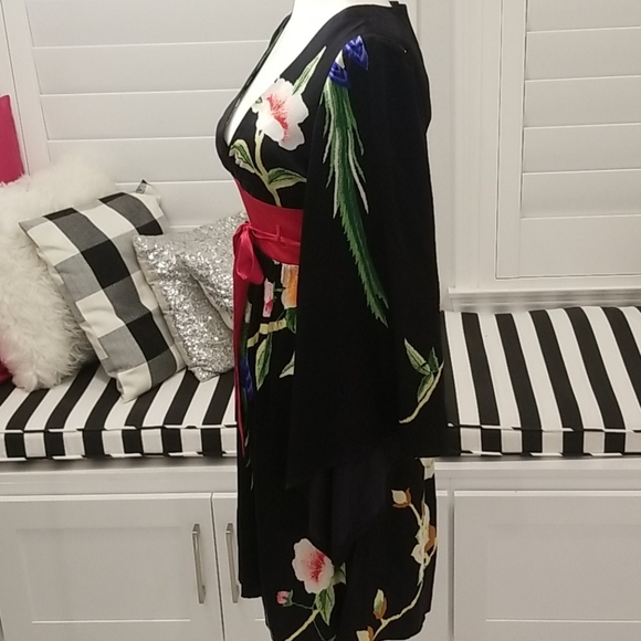100%silk kimono dress - Picture 2 of 7